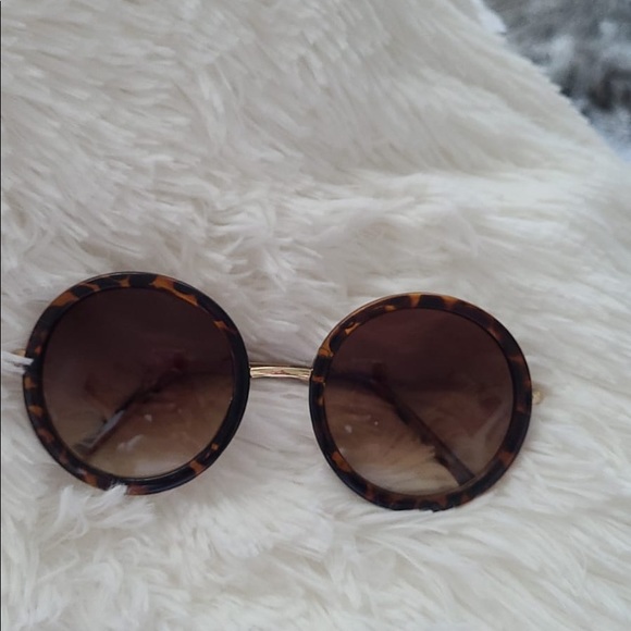 Sunglasses Women Luxury round clear2 tone lens New Vintage Fashion sun glasses - Picture 2 of 2